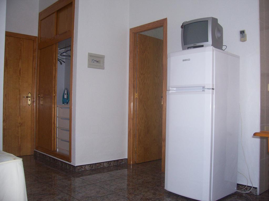 Apartamentos Berlin San Pedro del Pinatar Oda fotoğraf